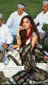 img_crimson_lawn_by_saira_shakira_awwal_boutique