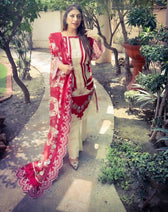 img_crimson_lawn_by_saira_shakira_awwal_boutique
