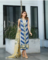 img_crimson_lawn_by_saira_shakira_awwal_boutique