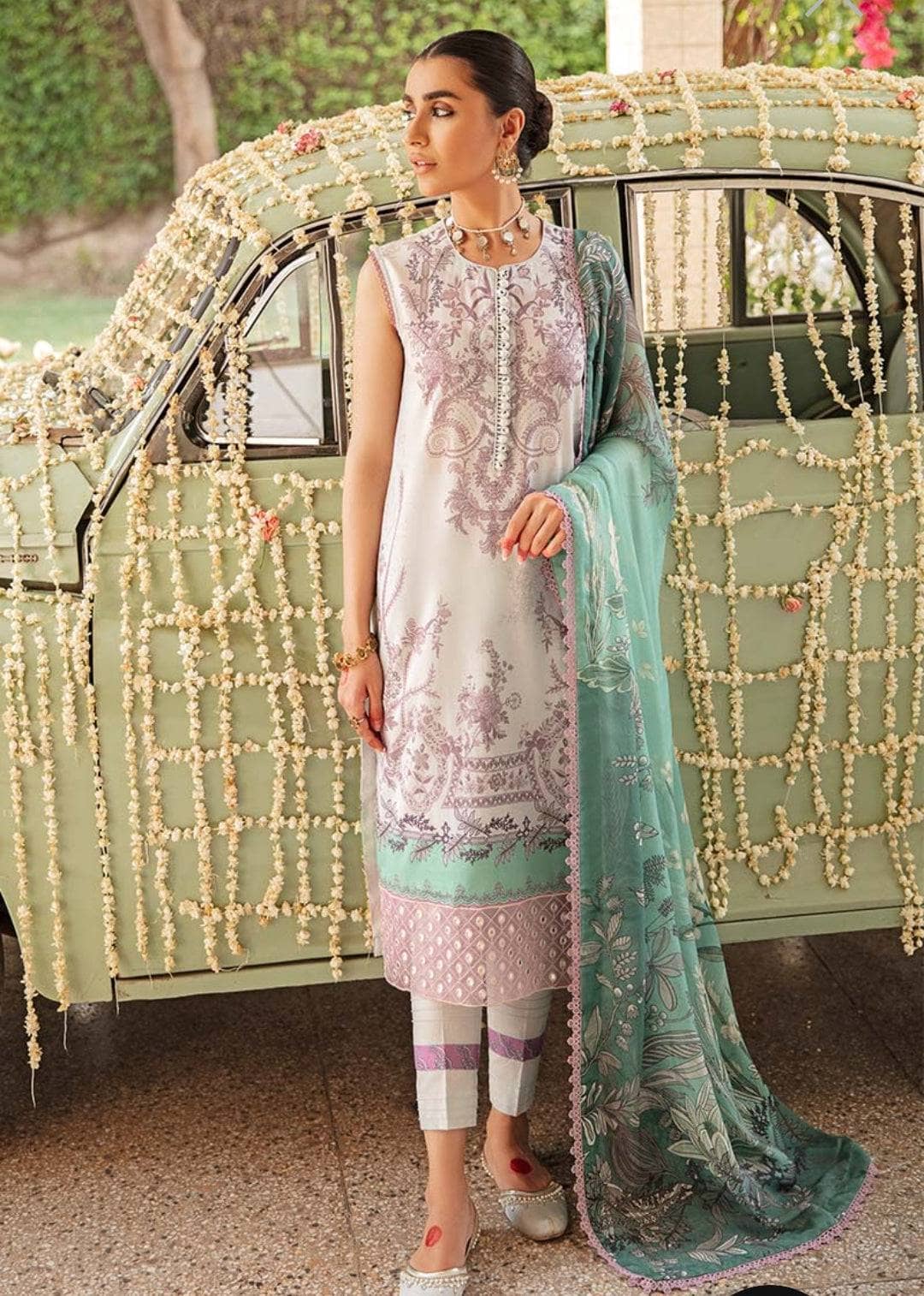 img_cross_stitch_eid_lawn_22_awwal_boutique