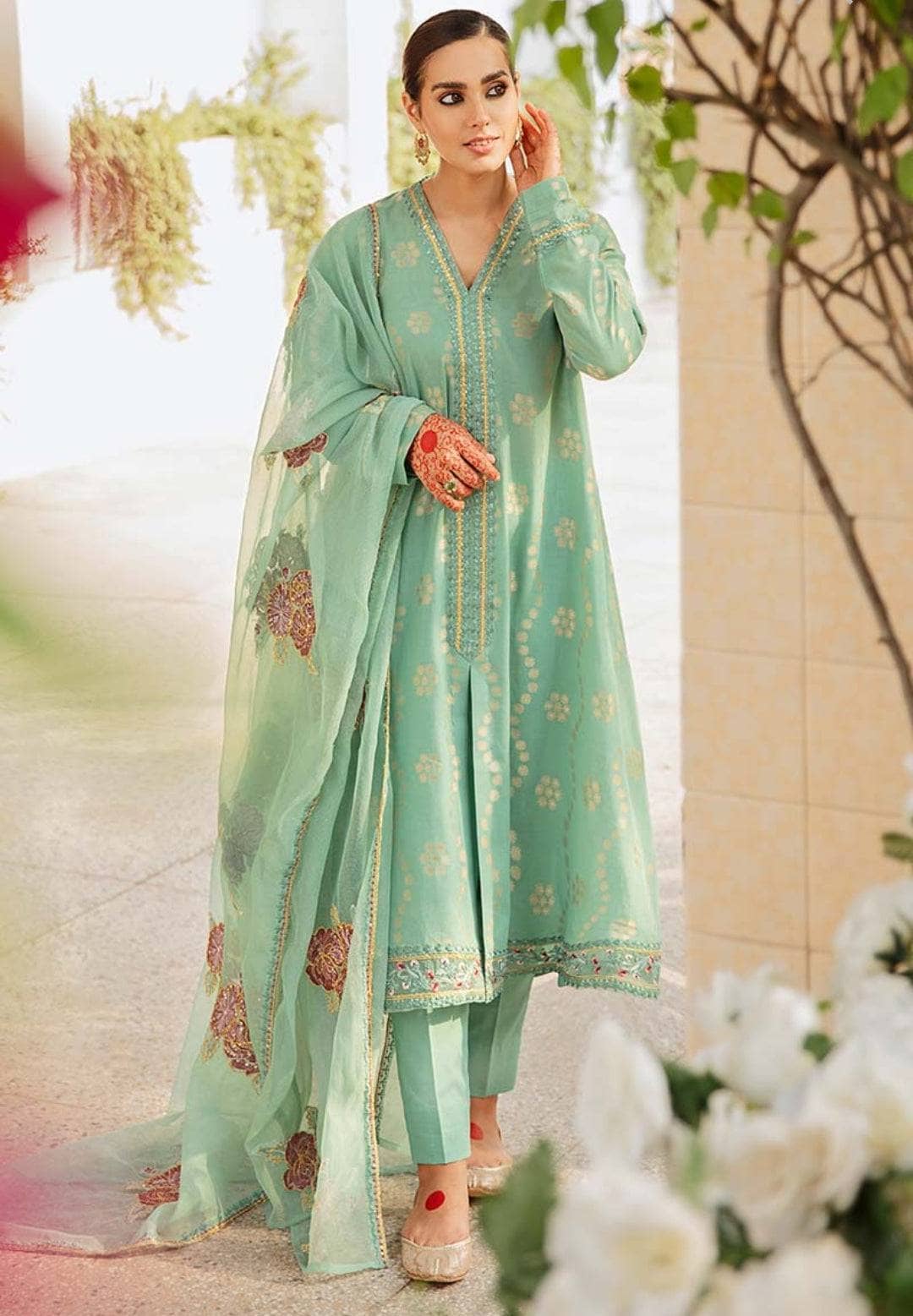 img_cross_stitch_eid_lawn_22_awwal_boutique