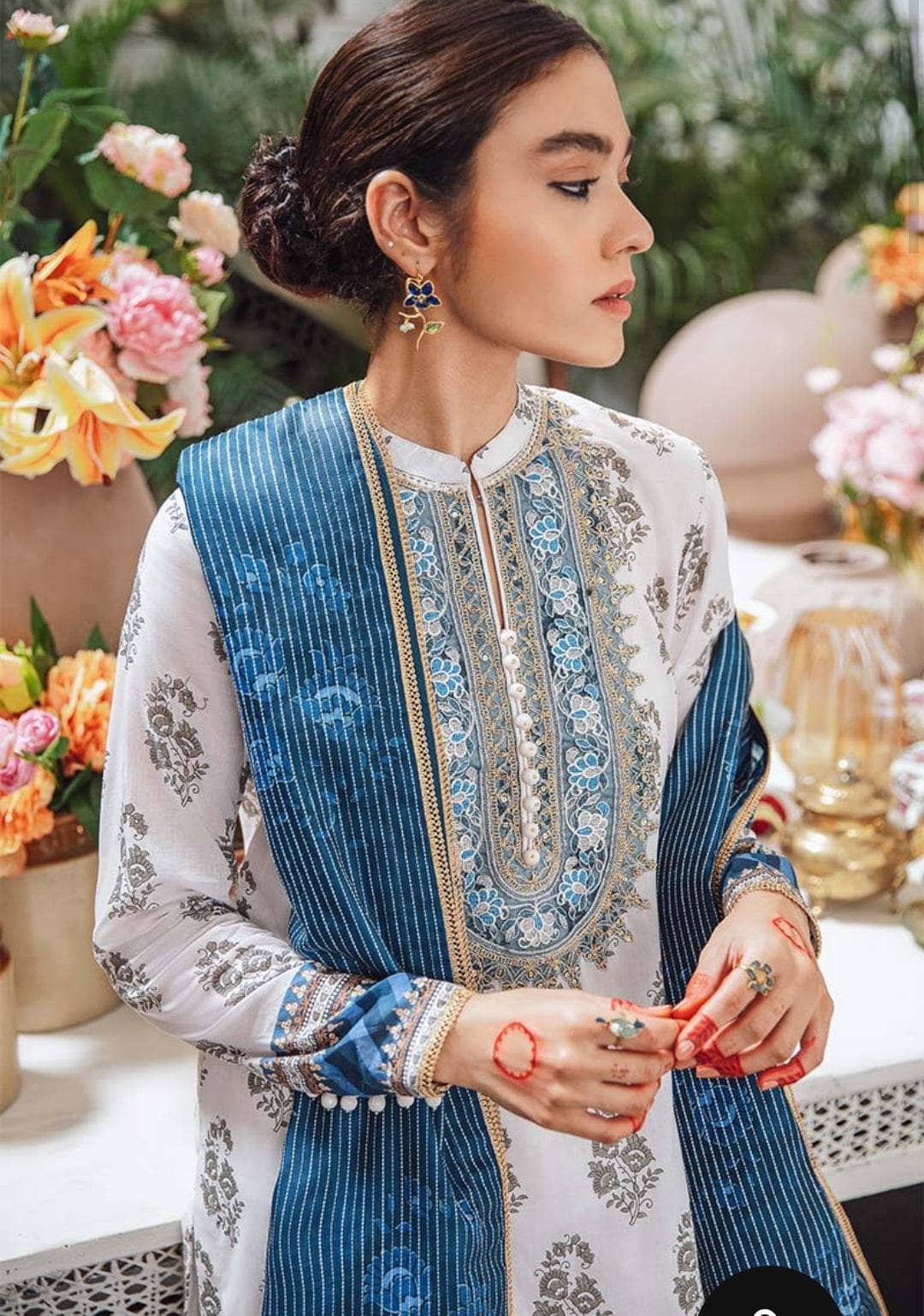 img_cross_stitch_eid_lawn_22_awwal_boutique