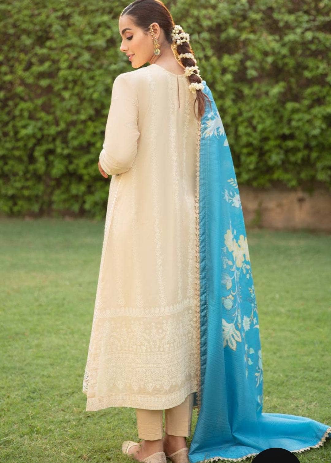 img_cross_stitch_eid_lawn_22_awwal_boutique