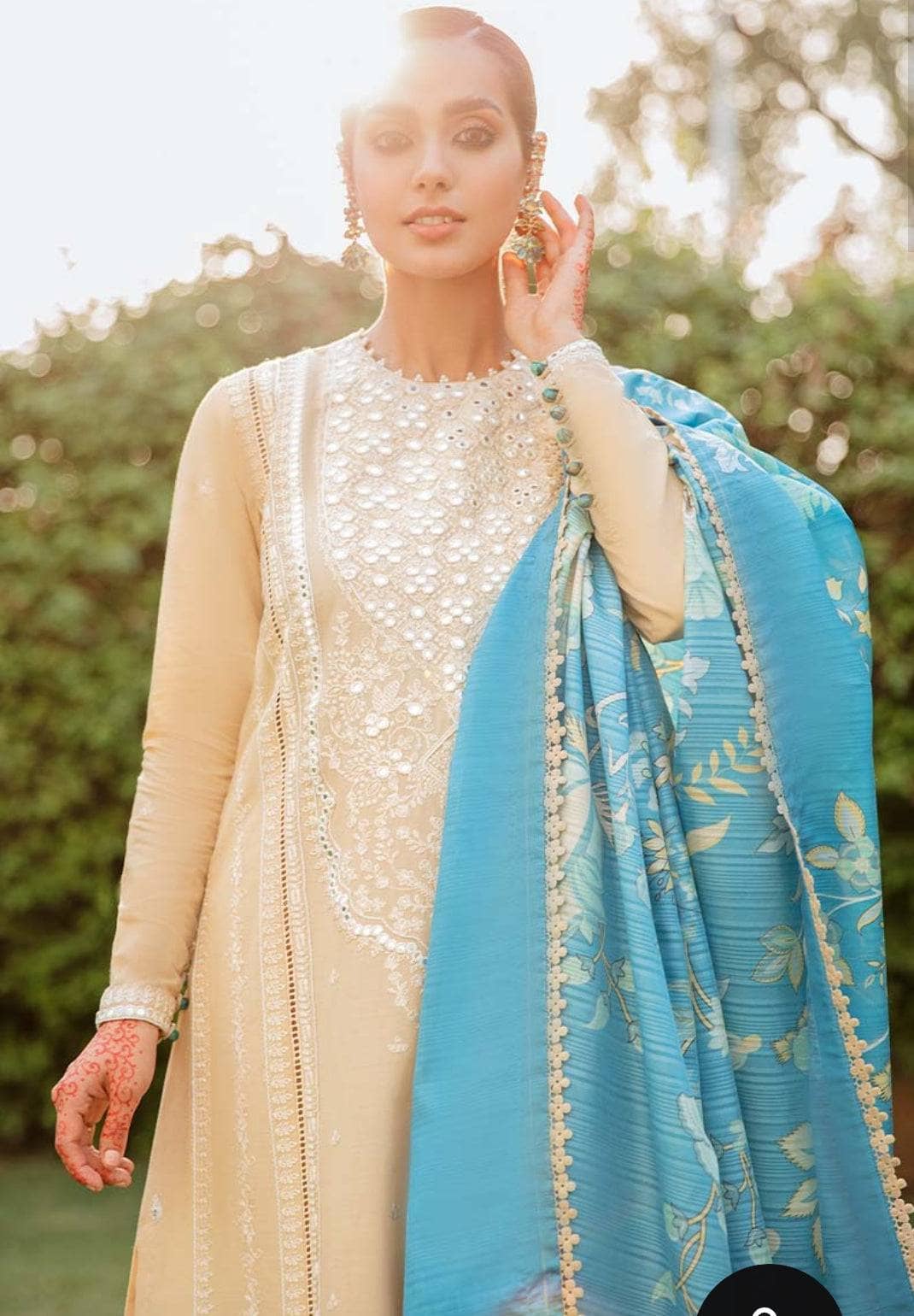img_cross_stitch_eid_lawn_22_awwal_boutique