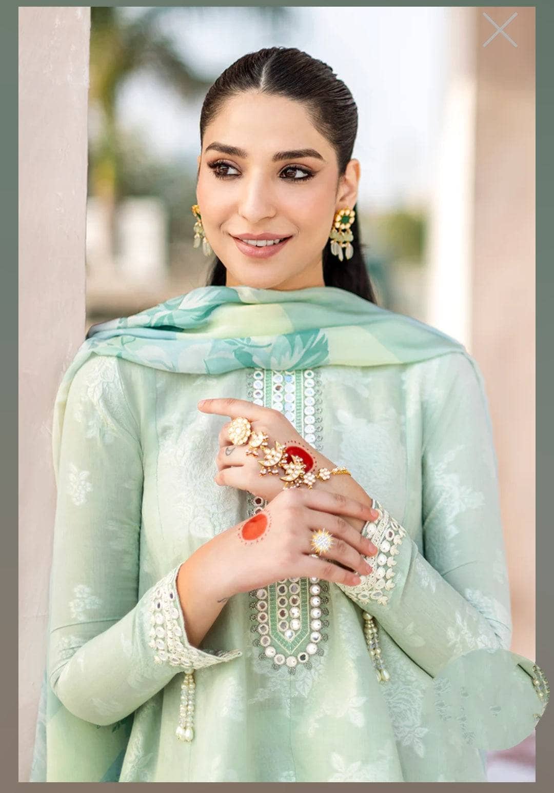 img_cross_stitch_eid_lawn_23_awwal_boutique