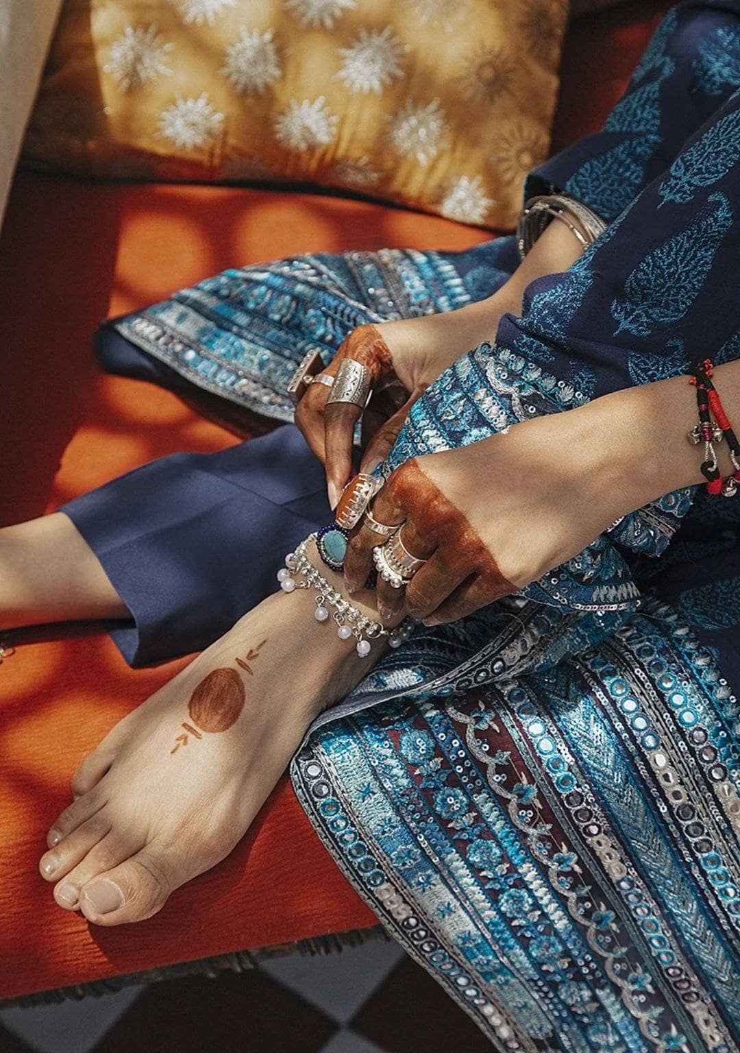 img_cross_stitch_eid_lawn_2021_awwal_boutique