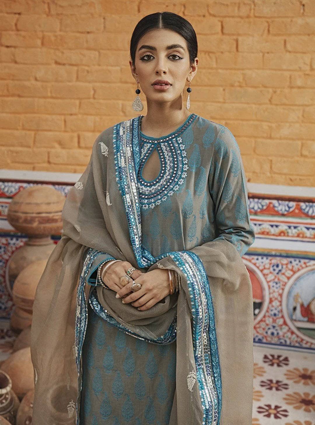 img_cross_stitch_eid_lawn_2021_awwal_boutique
