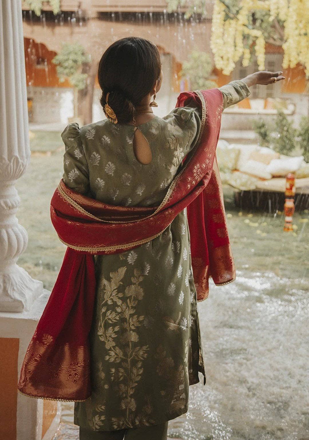 img_cross_stitch_eid_lawn_2021_awwal_boutique