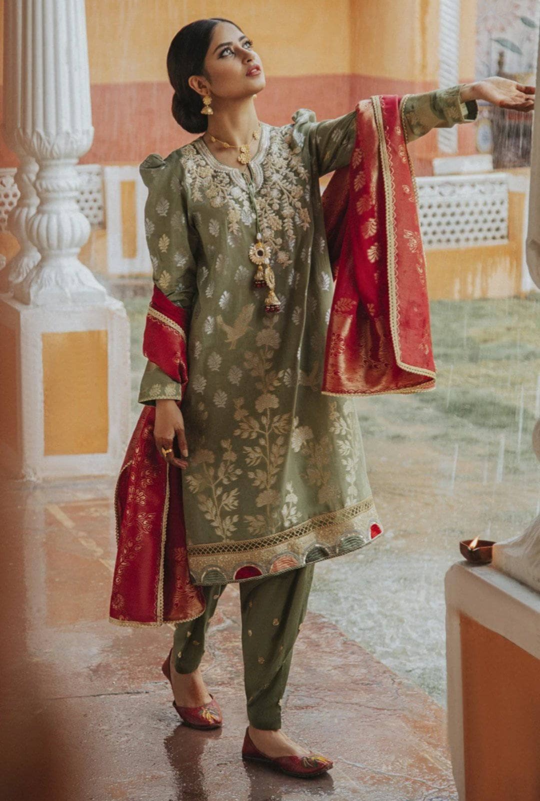 img_cross_stitch_eid_lawn_2021_awwal_boutique
