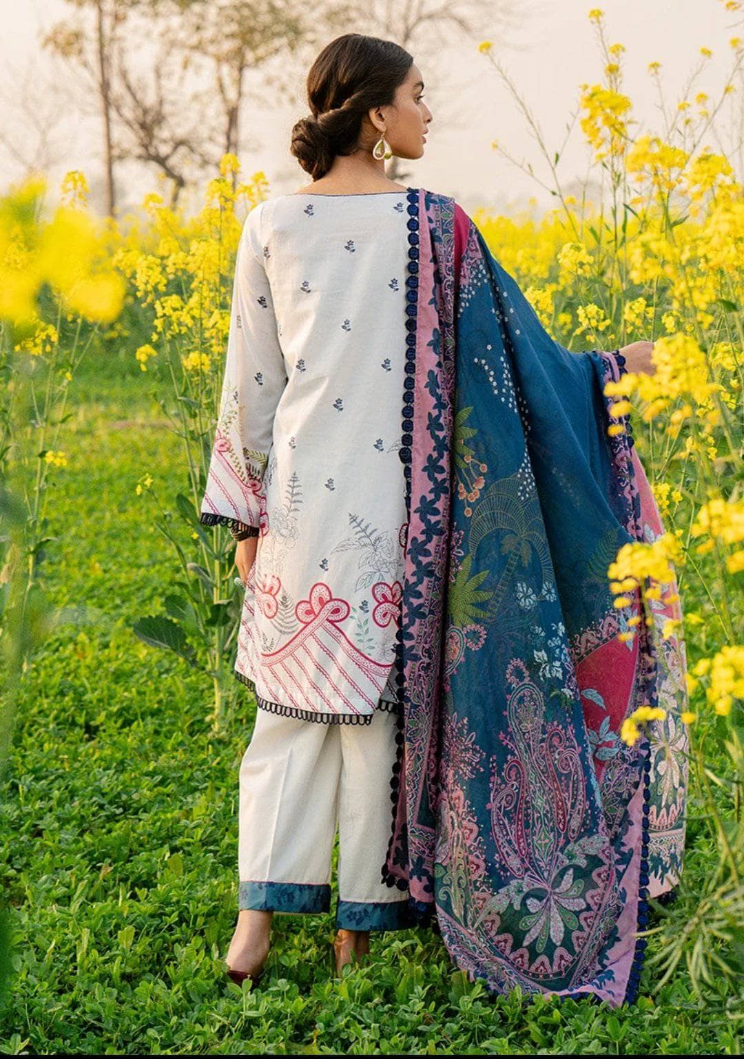 img_cross_stitch_lawn_2021_awwal_boutique