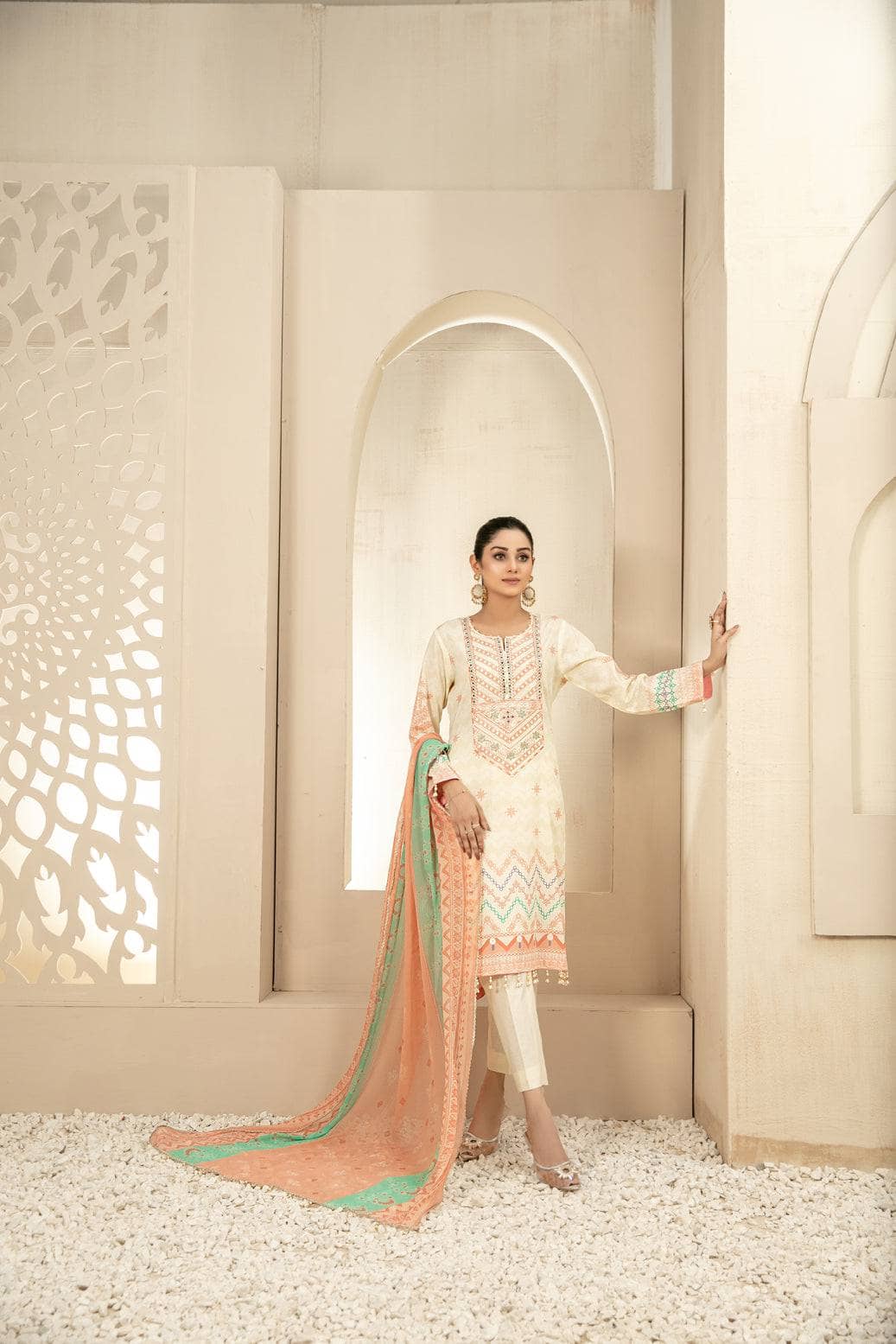 img_amna_sohail_melika_awwal_boutique