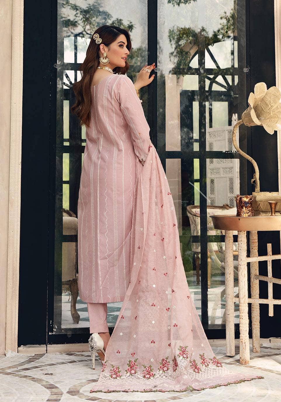 img_elaf_festive_chikankari_lawn_collection_awwal_boutique