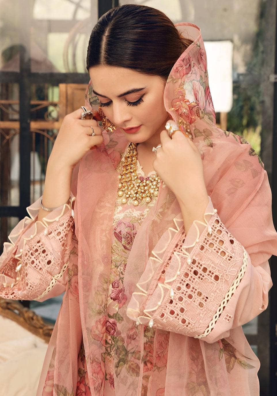 img_elaf_festive_chikankari_lawn_collection_awwal_boutique