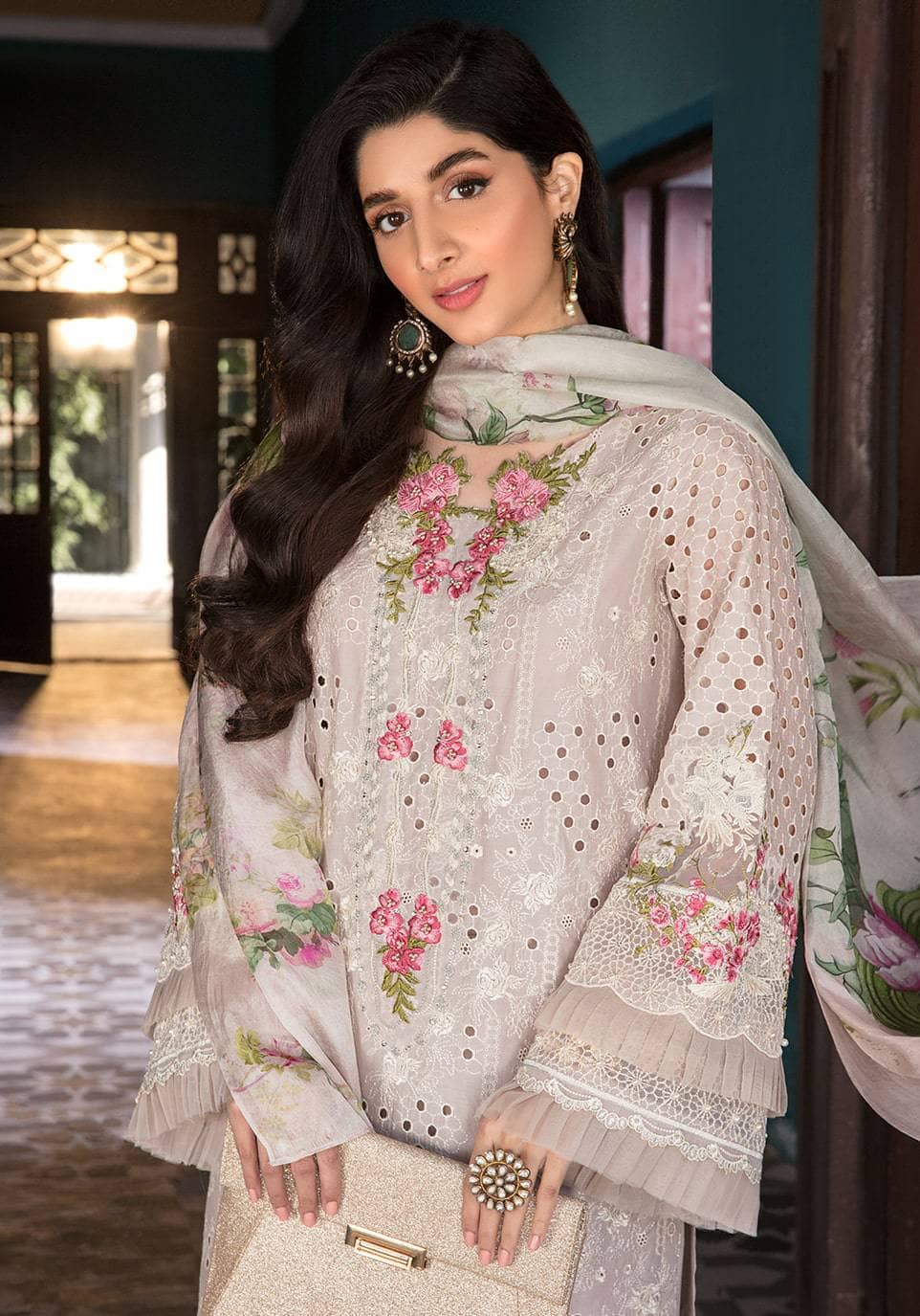Img_elaf_chikankari_lawn_22_awwal_boutique