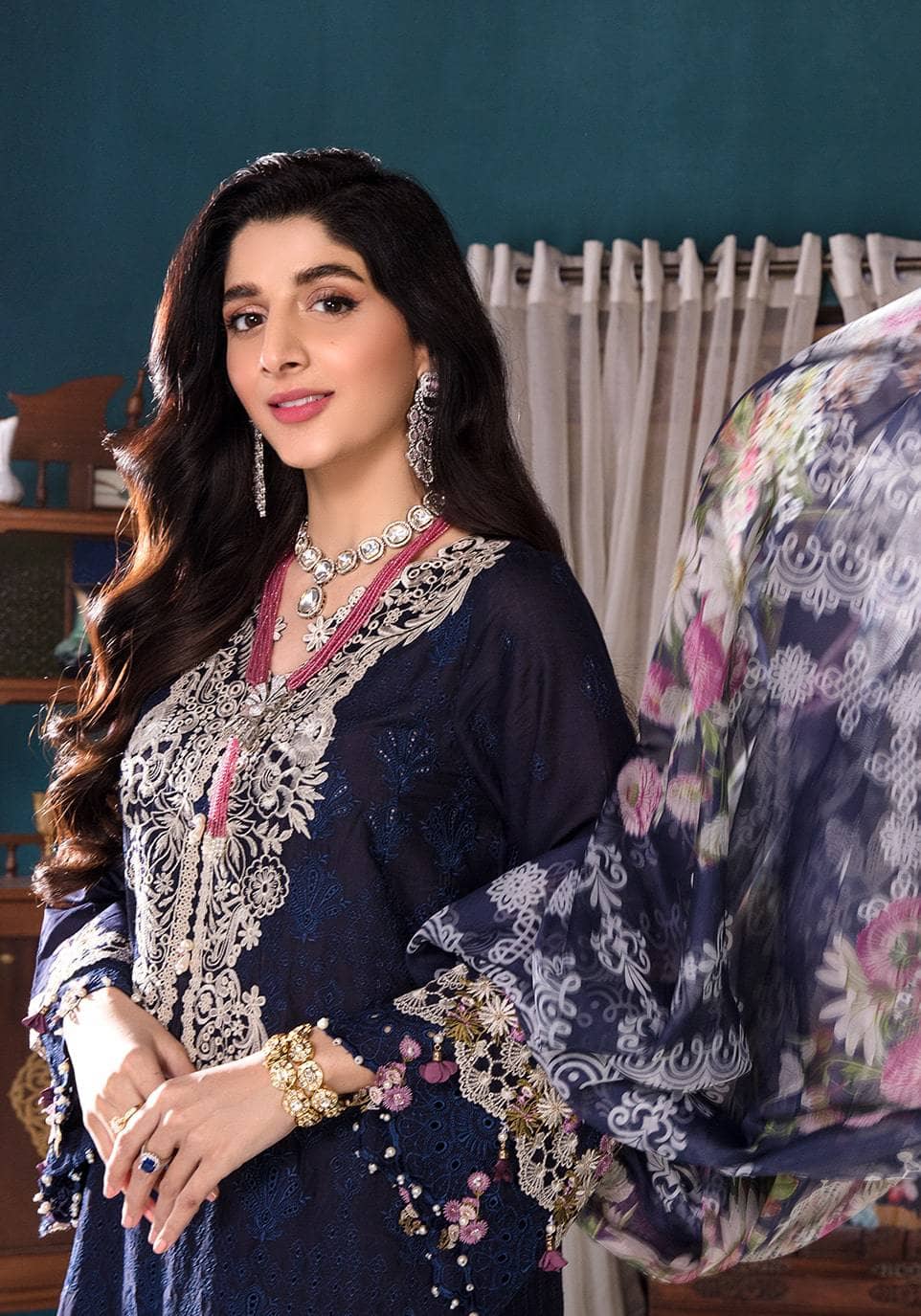 Img_elaf_chikankari_lawn_22_awwal_boutique