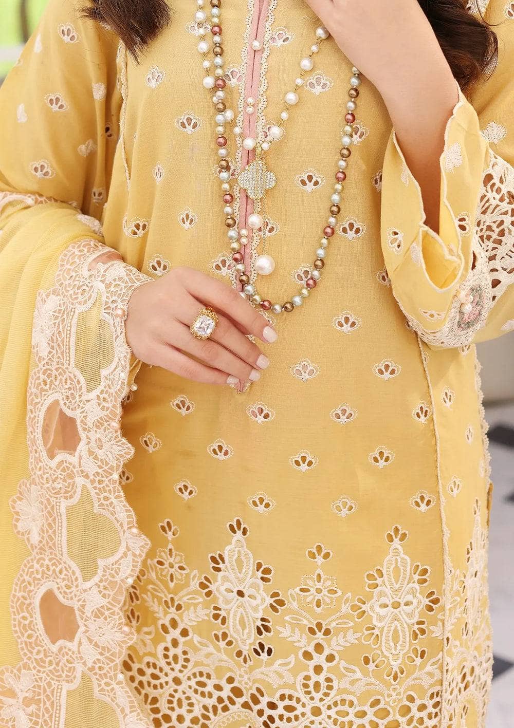 img_elaf_festive_chikankari_lawn_23_awwal_boutique