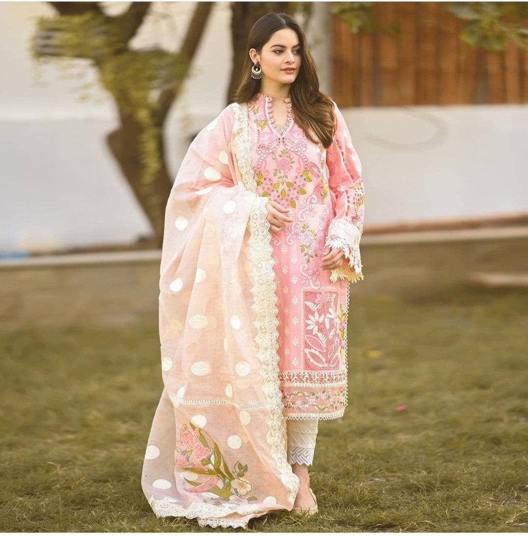 img_maryam_hussain_lawn_22_awwal_boutique