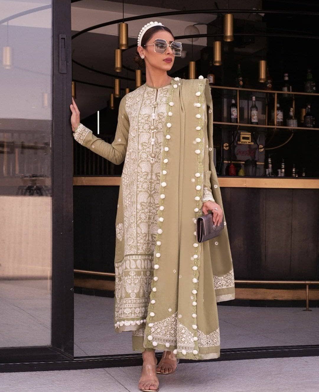 img_spotted_in_zaha_khaddar_humrahi_awwal_boutique