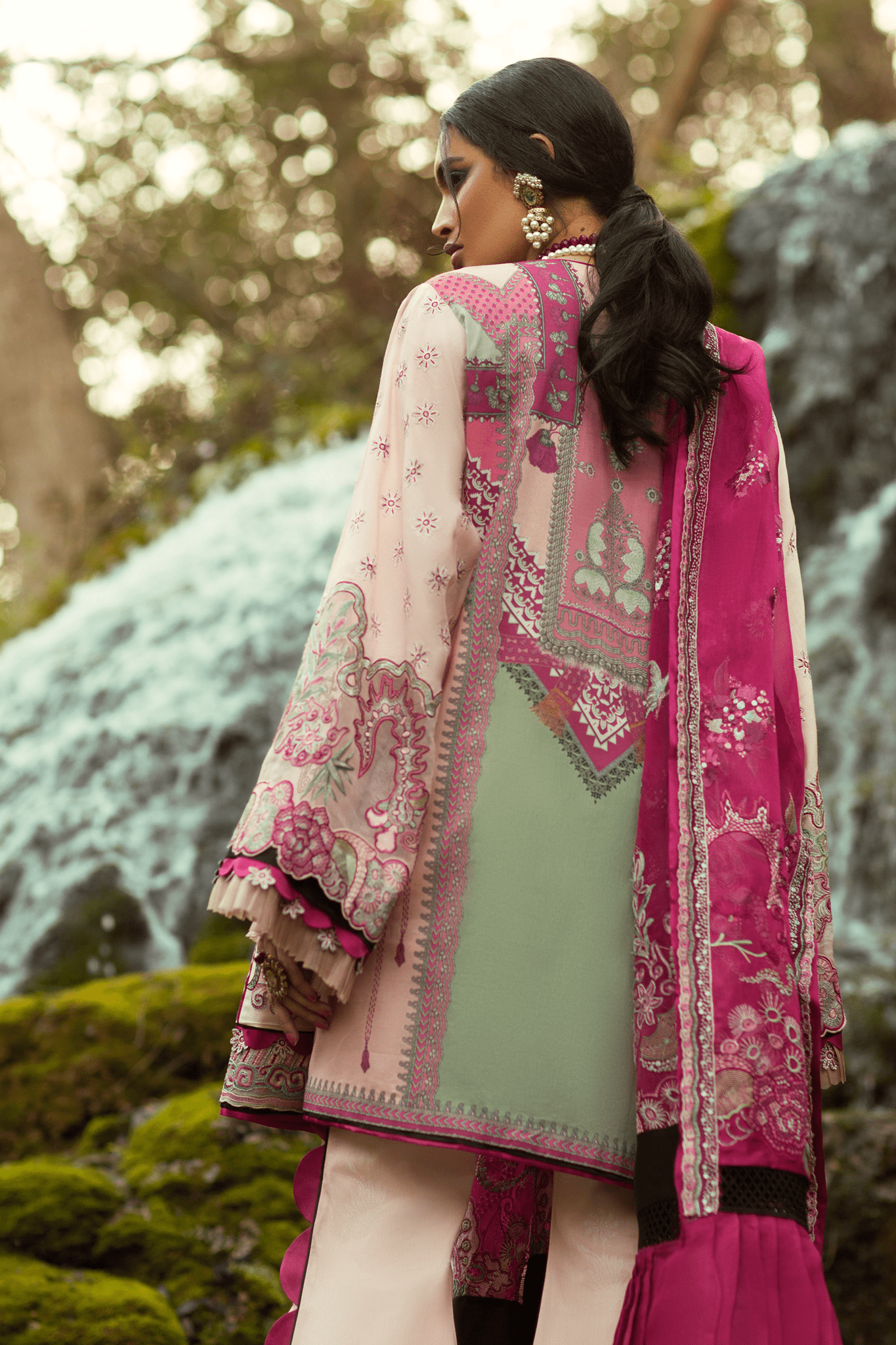 Élan Luxury Lawn Collection EL-15 B (PÚRPURA)