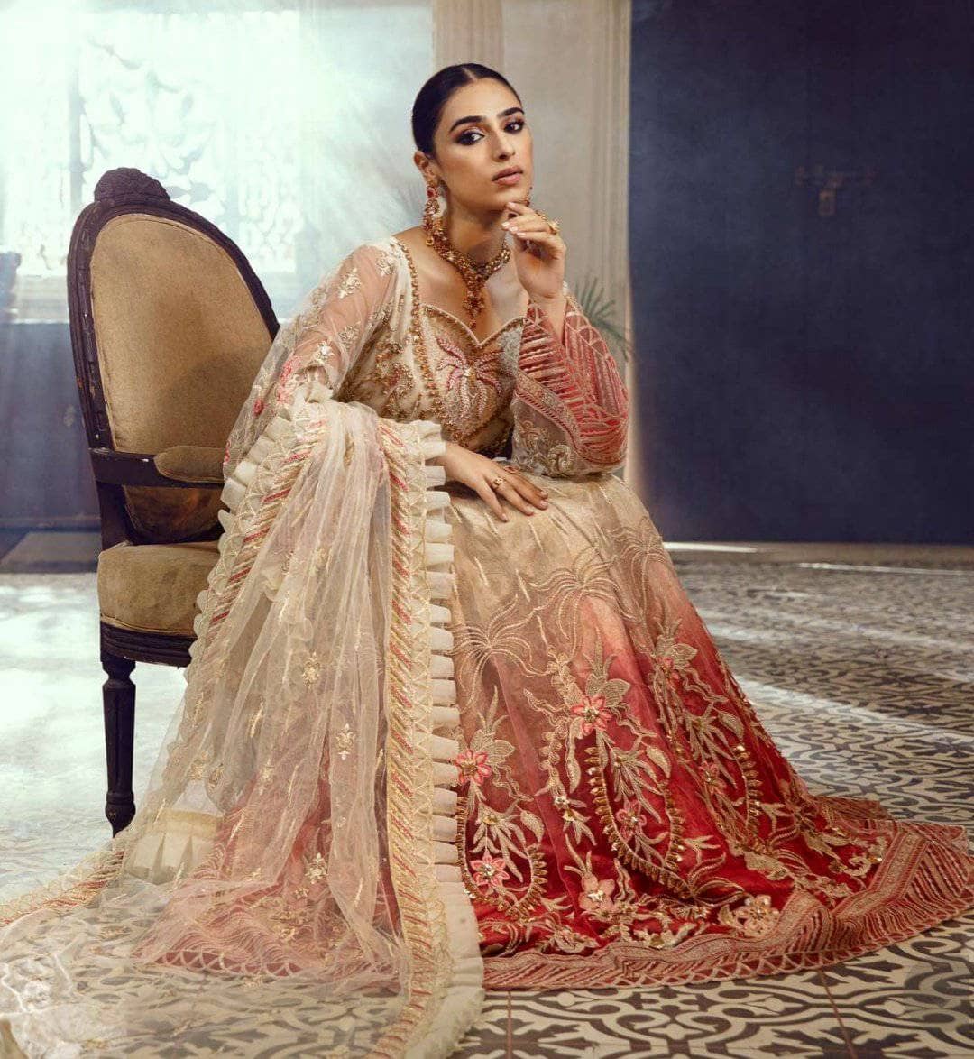 img_emaan_adeel_belle_robe_wedding_edition_awwal_boutique