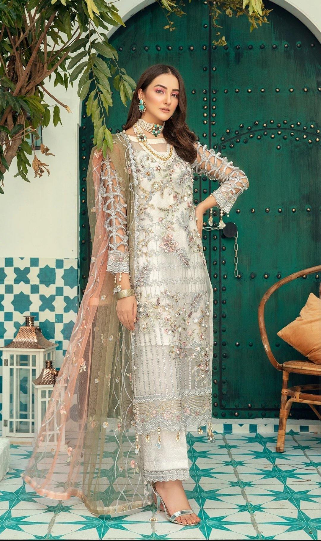 img_emaan_adeel_chiffon_wedding_bridal_awwal_boutique
