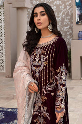 img_emaan_adeel_velvet_awwal_boutique