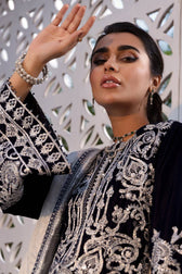 img_emaan_adeel_velvet_awwal_boutique