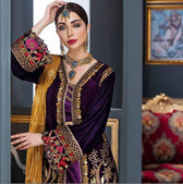 img_emaan_adeel_velvet_collection_awwal_boutique