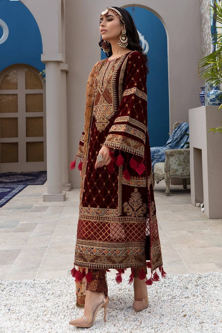 img_emaan_adeel_velvet_awwal_boutique
