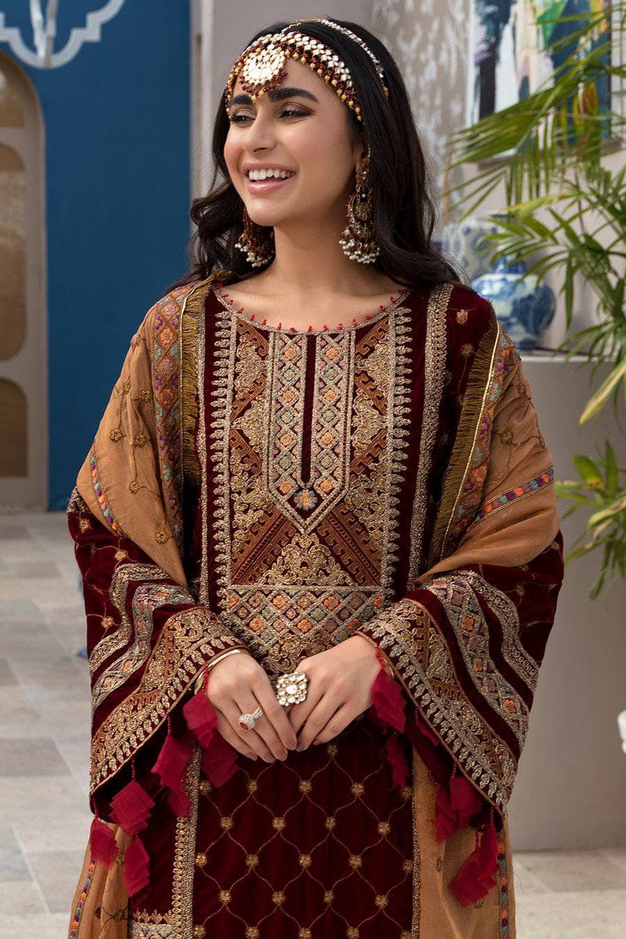 img_emaan_adeel_velvet_awwal_boutique