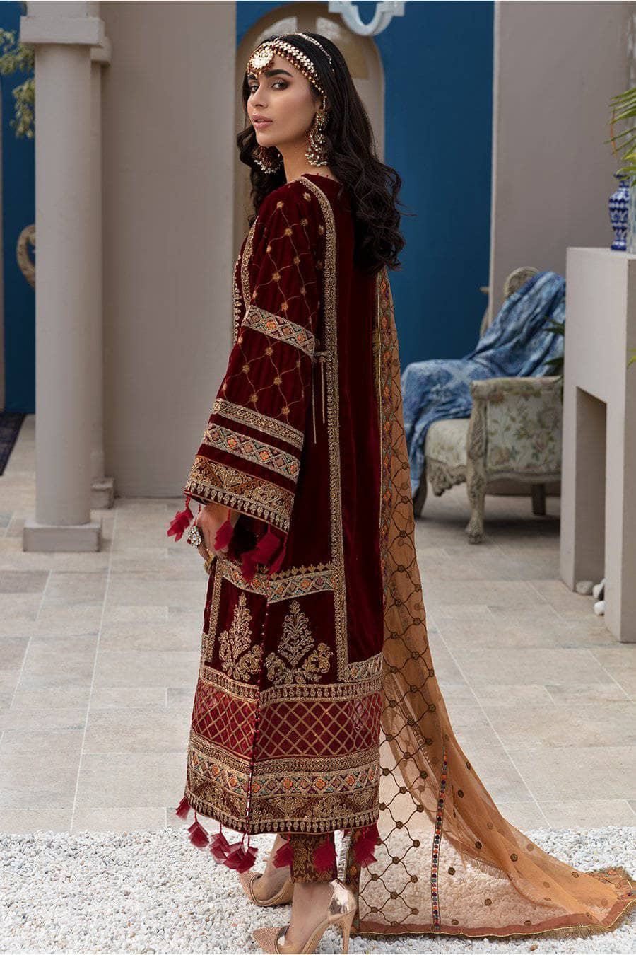 img_emaan_adeel_velvet_awwal_boutique