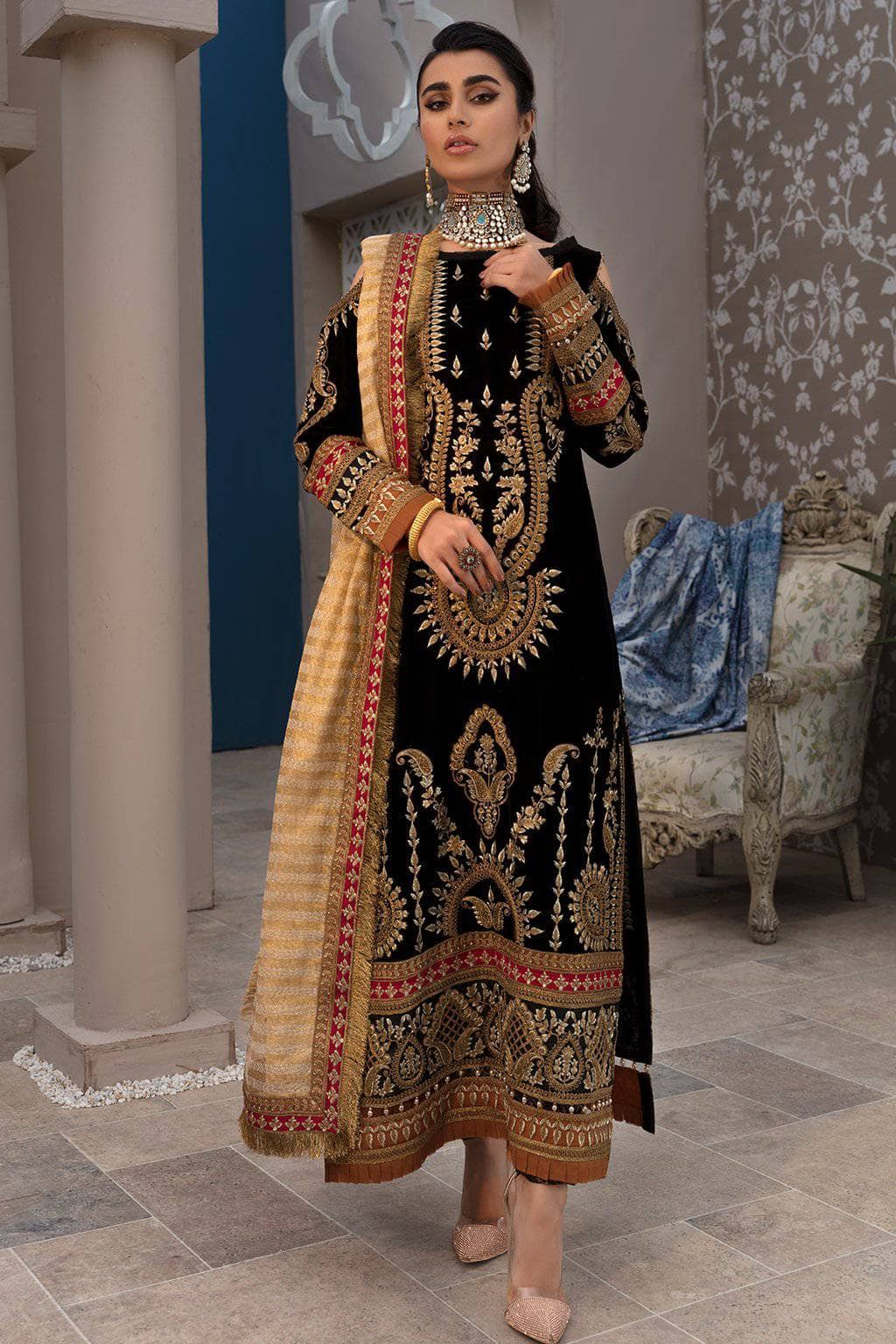 img_emaan_adeel_velvet_awwal_boutique