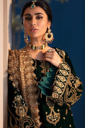 img_emaan_adeel_velvet_awwal_boutique