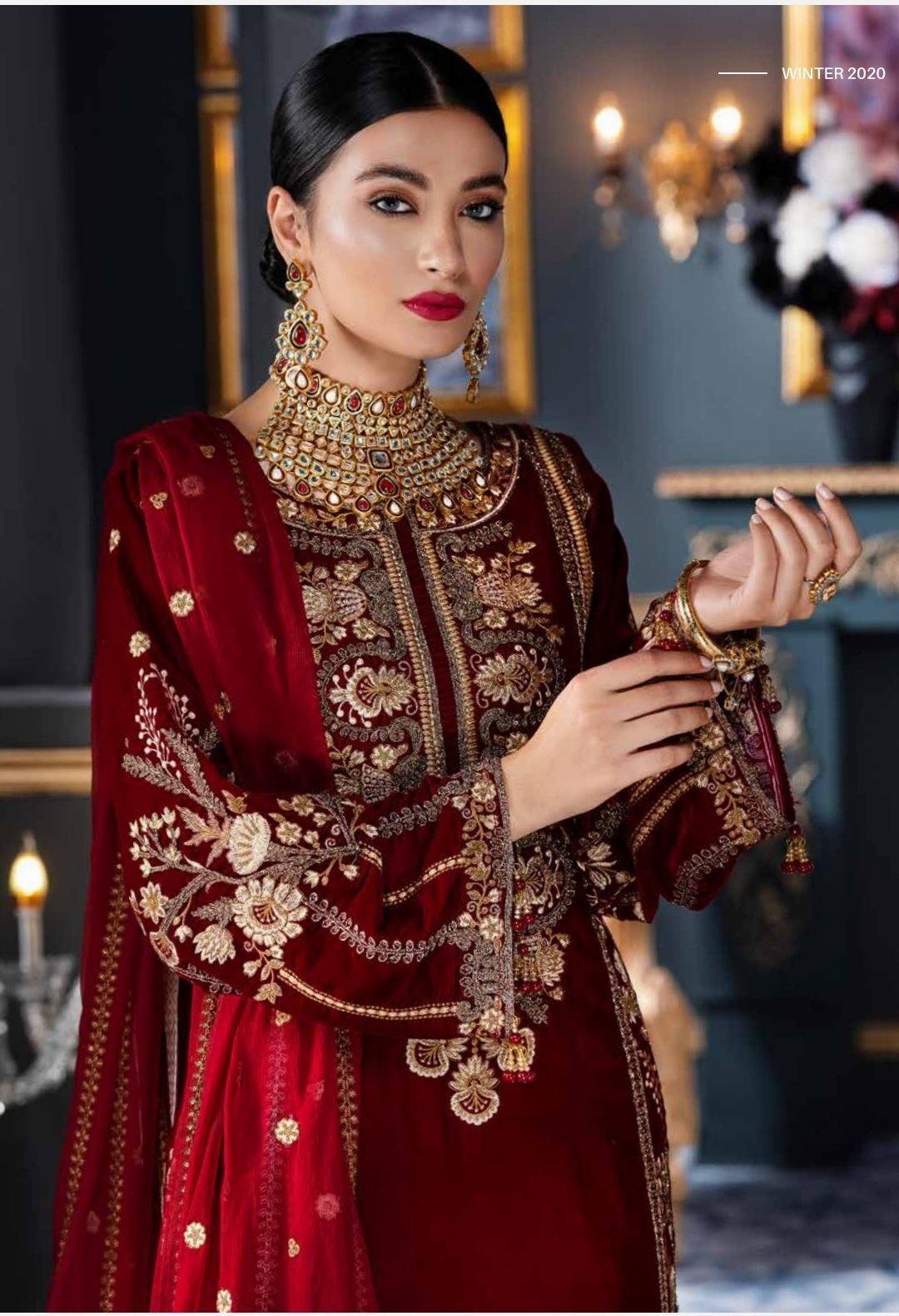 img_emaan_adeel_velvet_collection_awwal_boutique