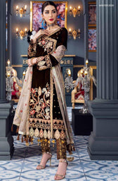 img_emaan_adeel_velvet_collection_awwal_boutique