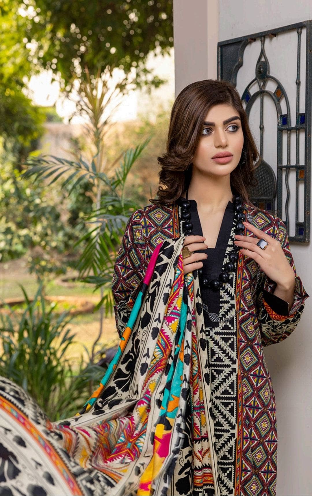 img_erum_misha_printed_lawn_by_z_s_textiles_awwal_boutique