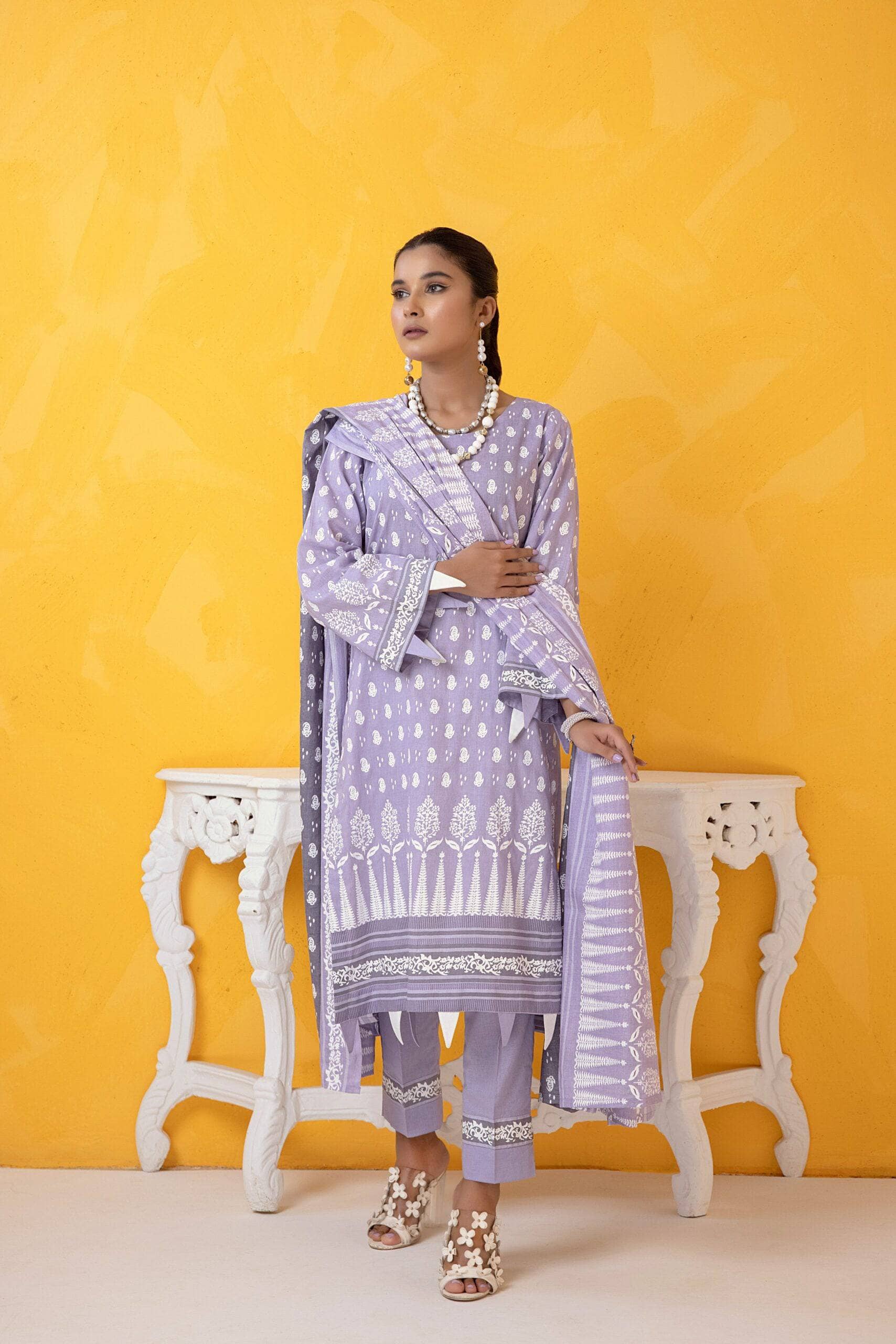 img_erum_misha_lawn_22_awwal_boutique