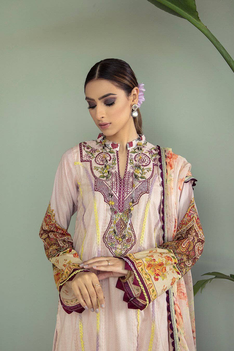 img_faixa_faixan_by_ittehad_lawn_2021_awwal_boutique