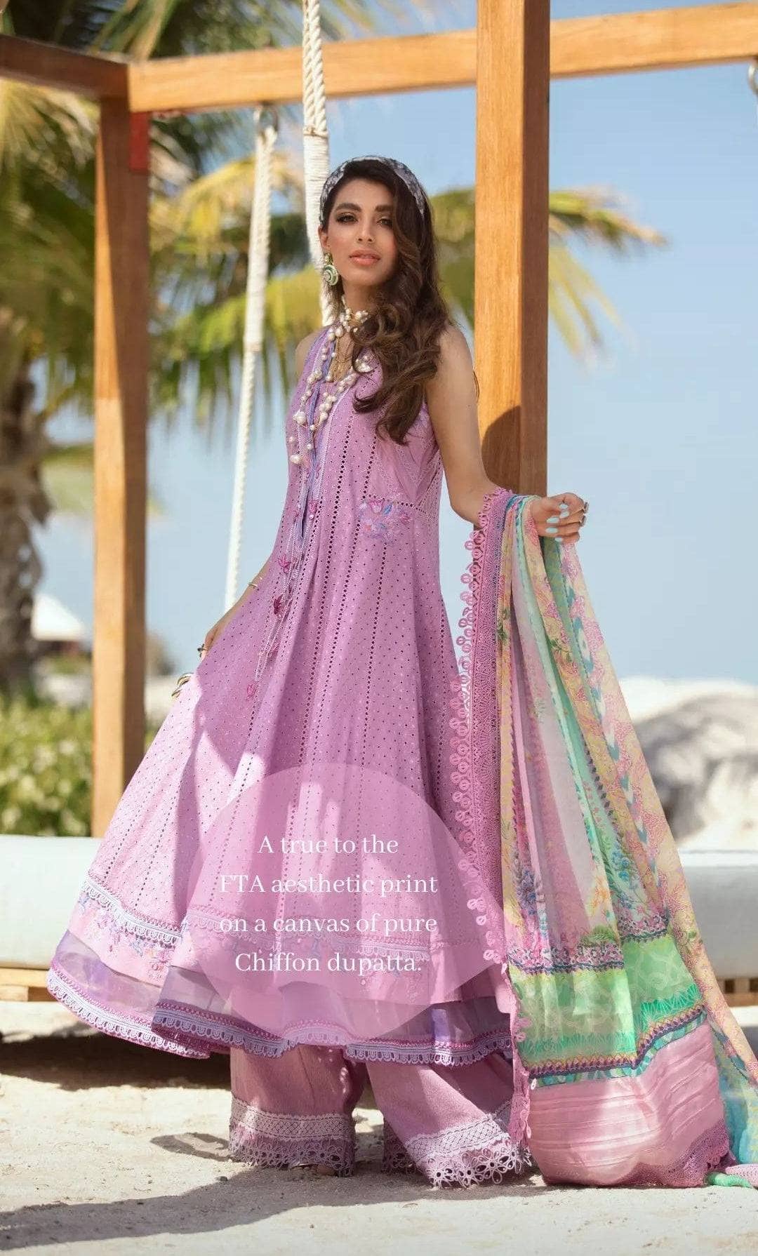 img_farah_talib_aziz_lawn_22_awwal_boutique