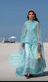 img_farah_talib_aziz_lawn_22_awwal_boutique