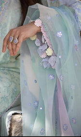 img_farah_talib_aziz_lawn_22_awwal_boutique