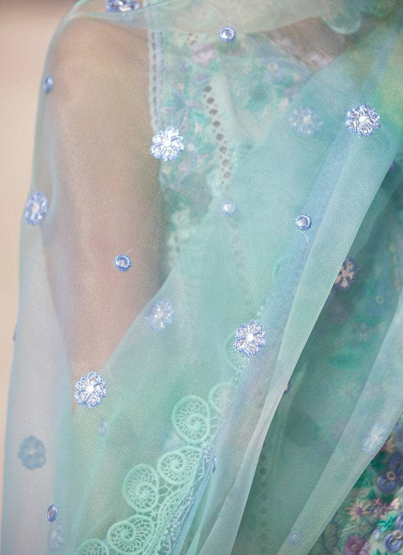 img_farah_talib_aziz_lawn_22_awwal_boutique
