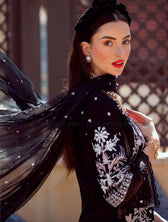 img_farah_talib_aziz_lawn_2021_awwal_boutique