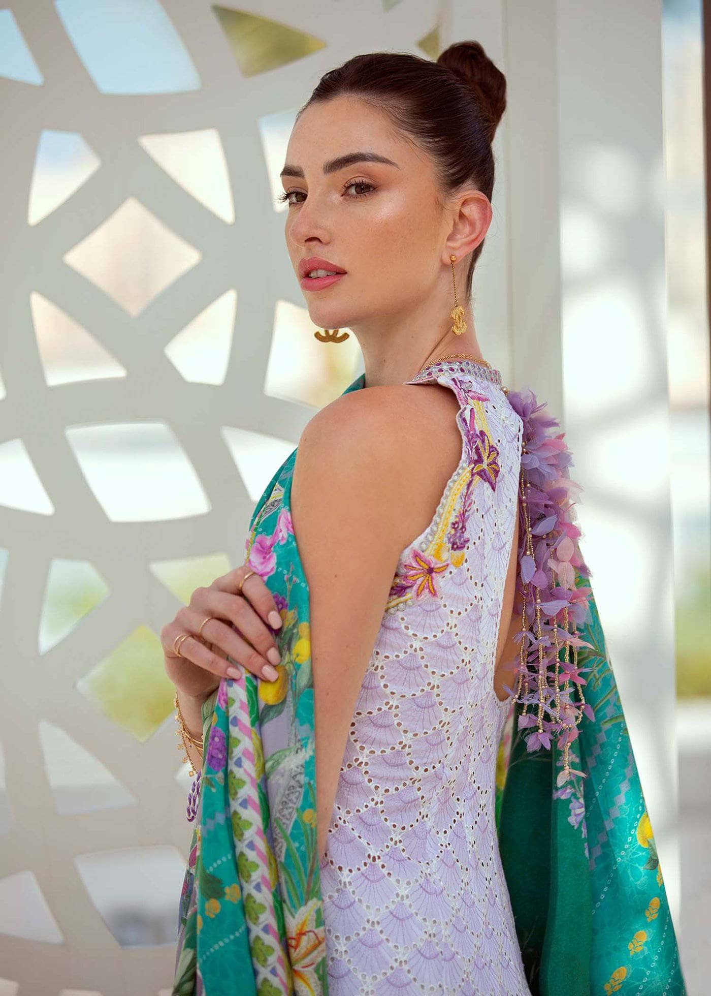 img_farah_talib_aziz_lawn_2021_awwal_boutique