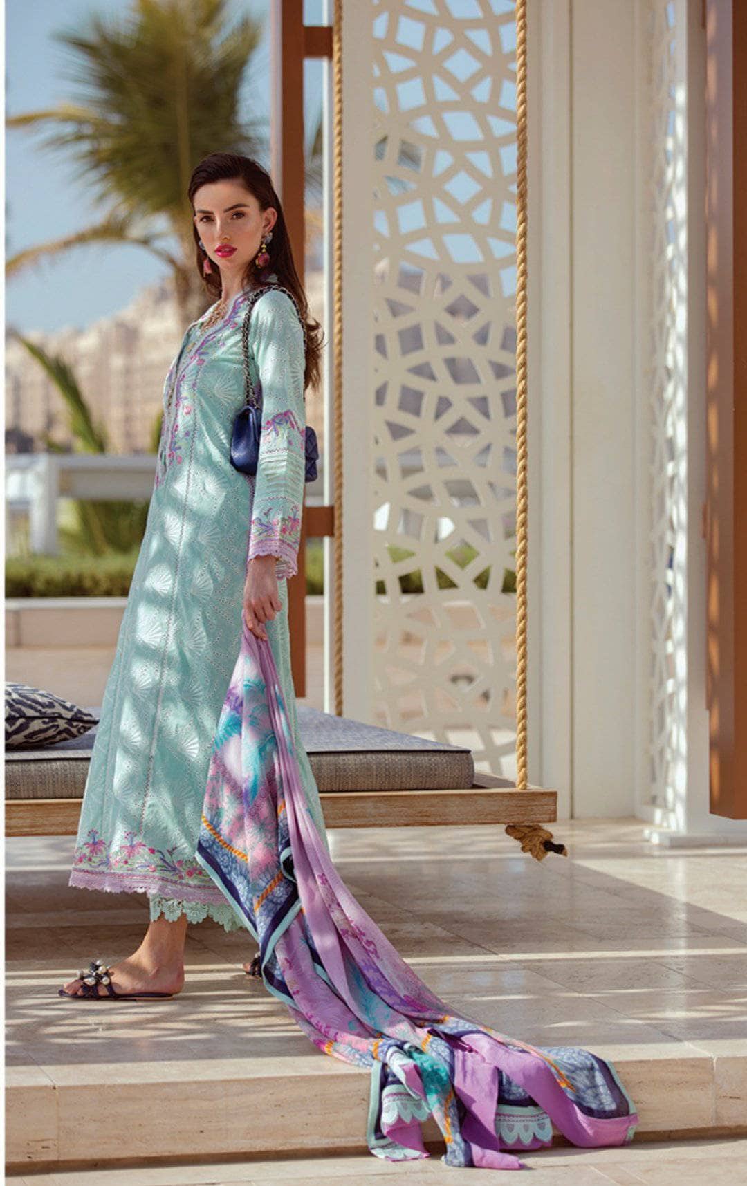 img_farah_talib_aziz_lawn_2021_awwal_boutique