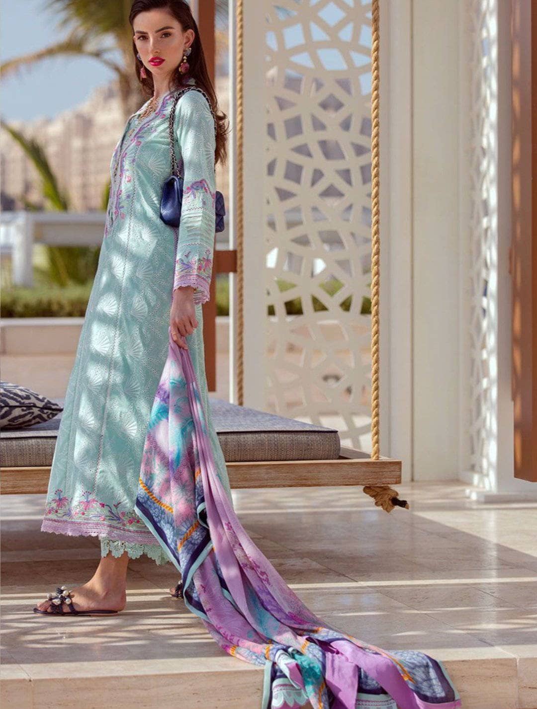 img_farah_talib_aziz_lawn_2021_awwal_boutique