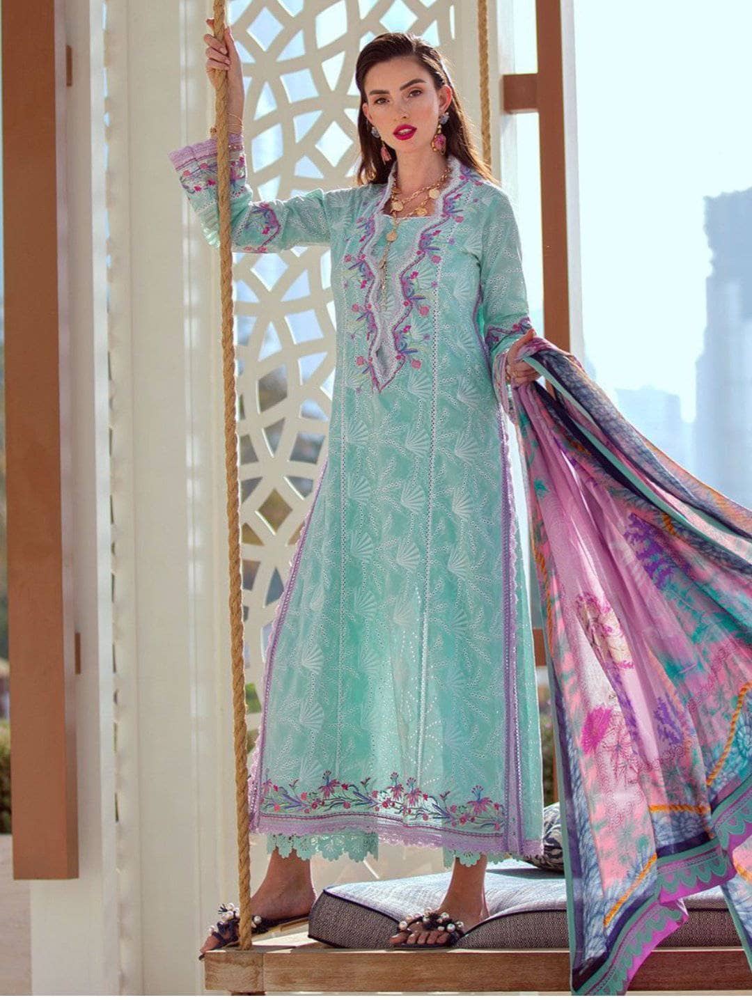 img_farah_talib_aziz_lawn_2021_awwal_boutique