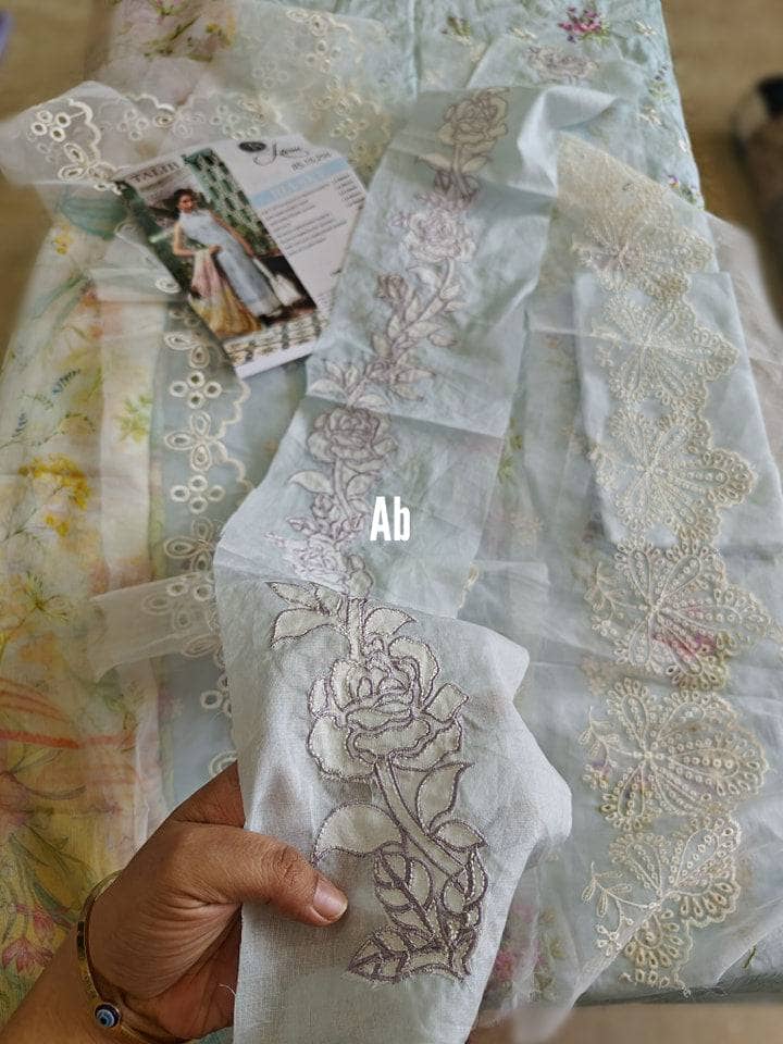 img_open_pic_farah_talib_aziz_lawn_23_awwal_boutiue