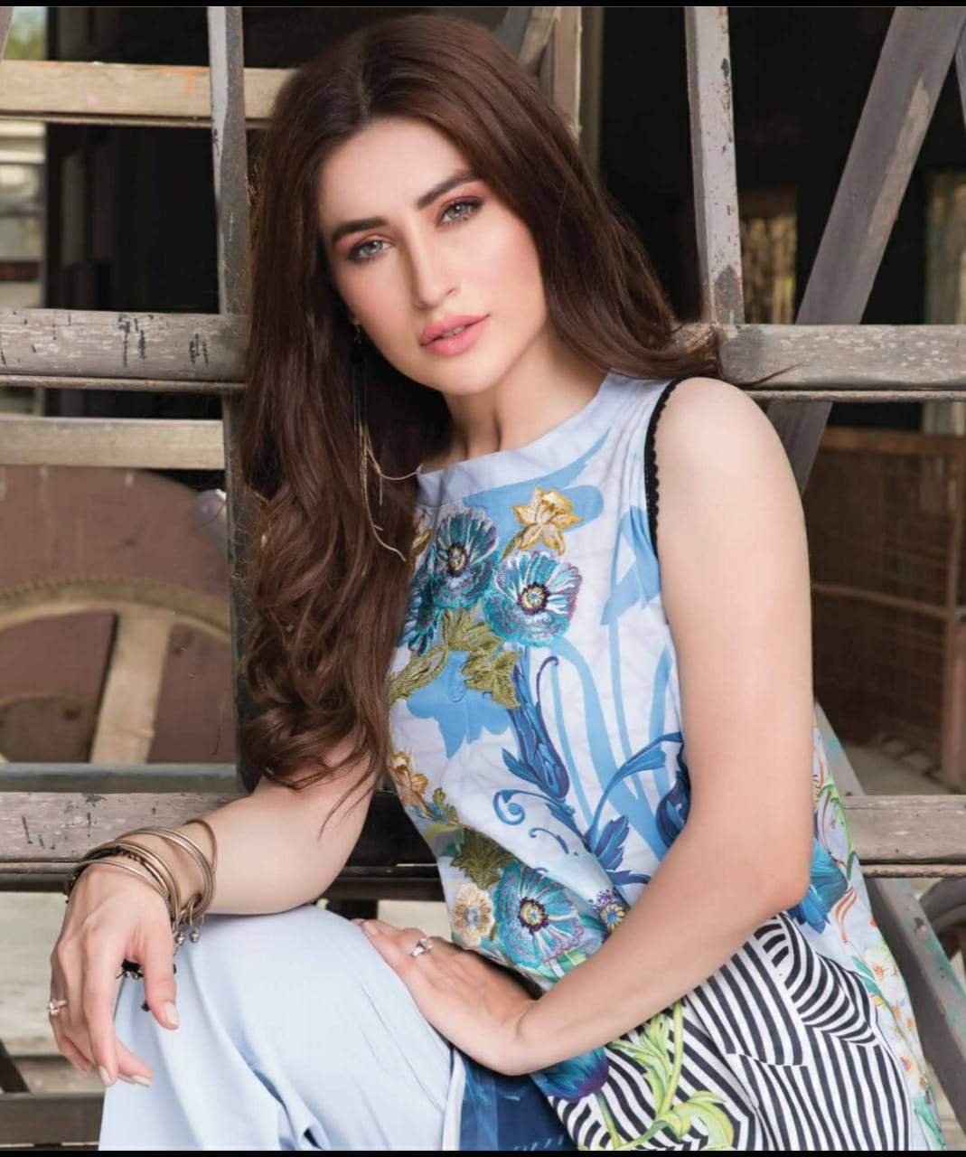 img_firdous_ombre_lawn_collection_awwal_boutique