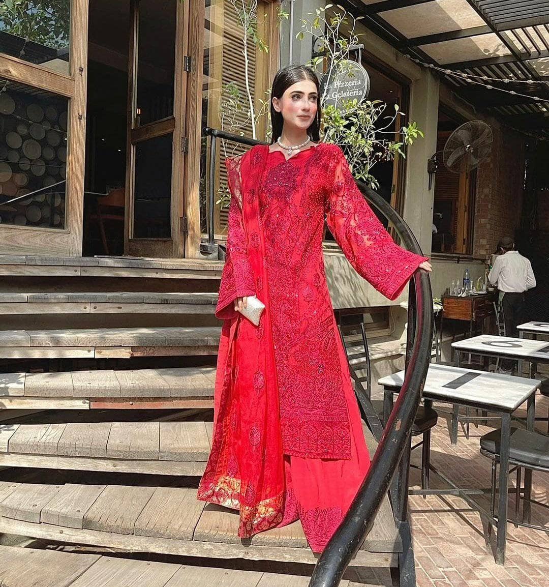 Spotted in Maryum N Mariya Freesia Wedding/FH05/Rosy Evening